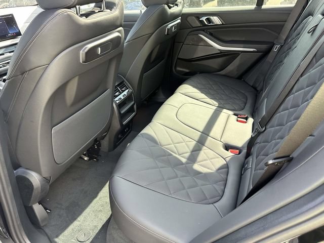 New 2026 BMW X5 xDrive40i w/ Premium Package AWD/4WD image 8