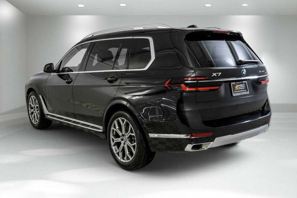 Used 2024 BMW X7 xDrive40i AWD/4WD image 11