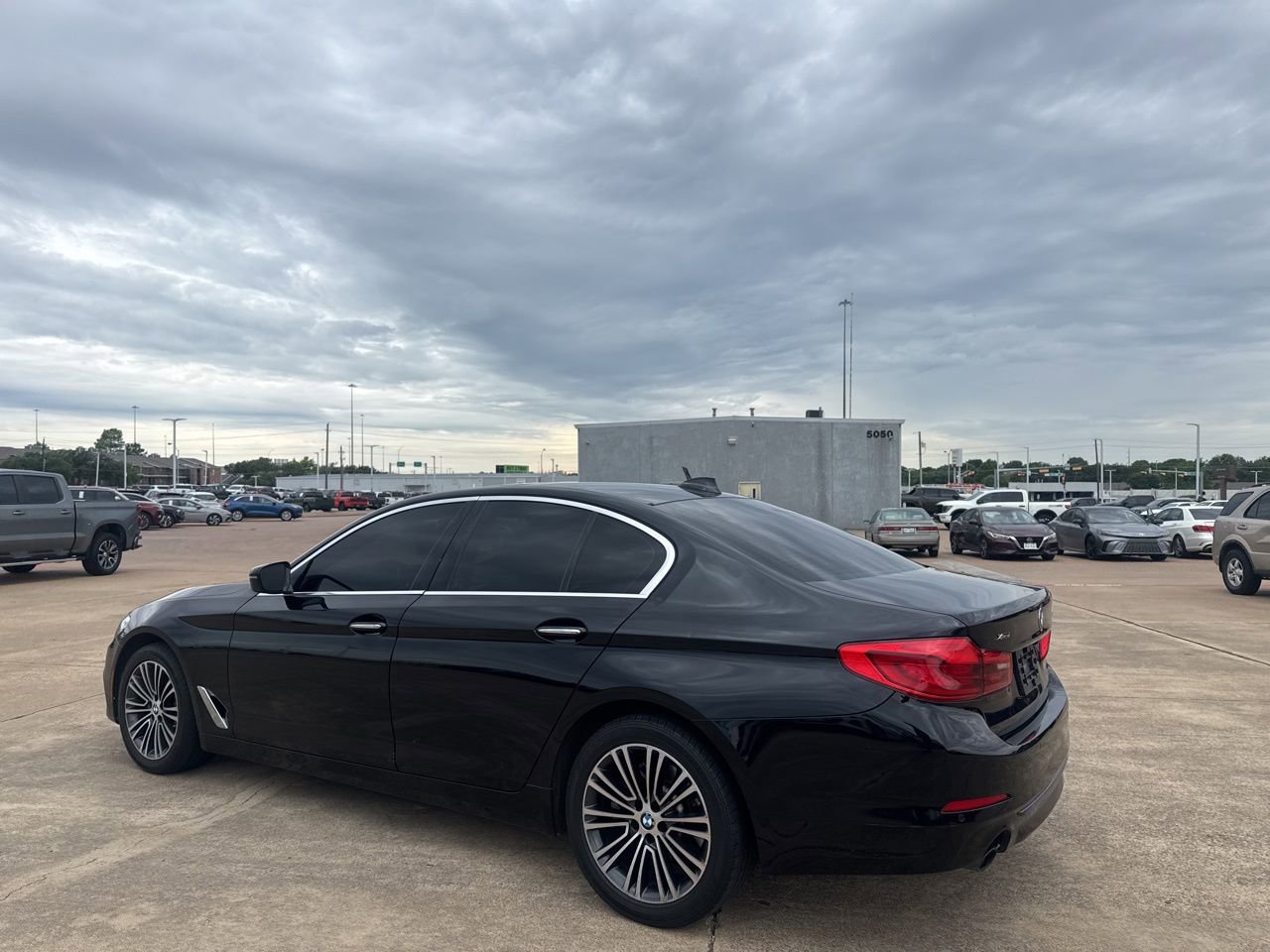 Used 2018 BMW 530i xDrive AWD/4WD image 13