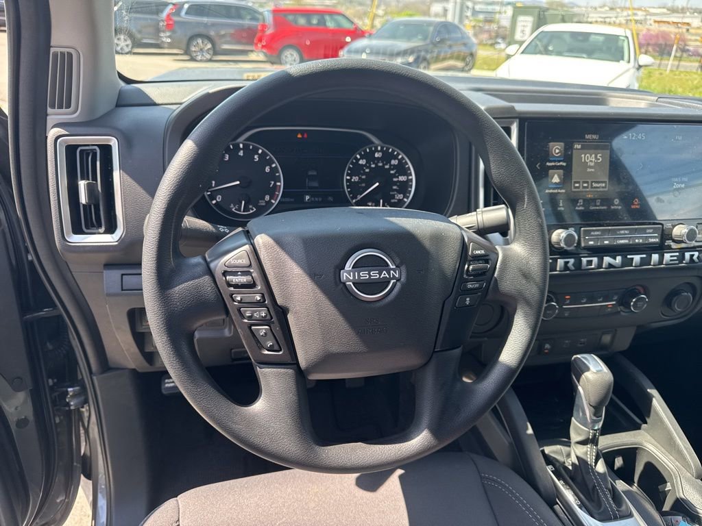 Used 2025 Nissan Frontier SV w/ Tow Package image 11