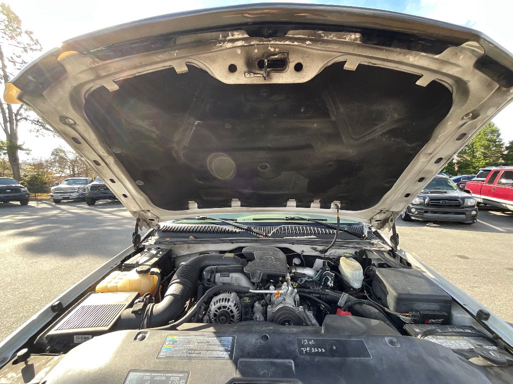 Used 2005 GMC Sierra 2500 SLT w/ Heavy-Duty Power Package image 53