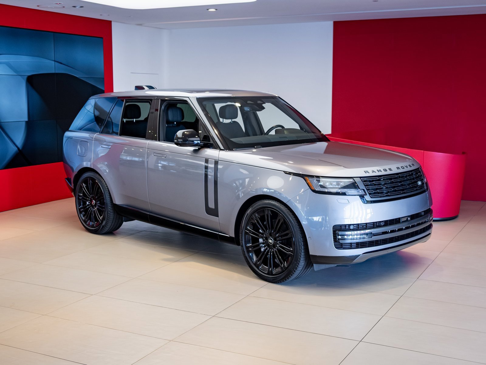 Used 2024 Land Rover Range Rover SE