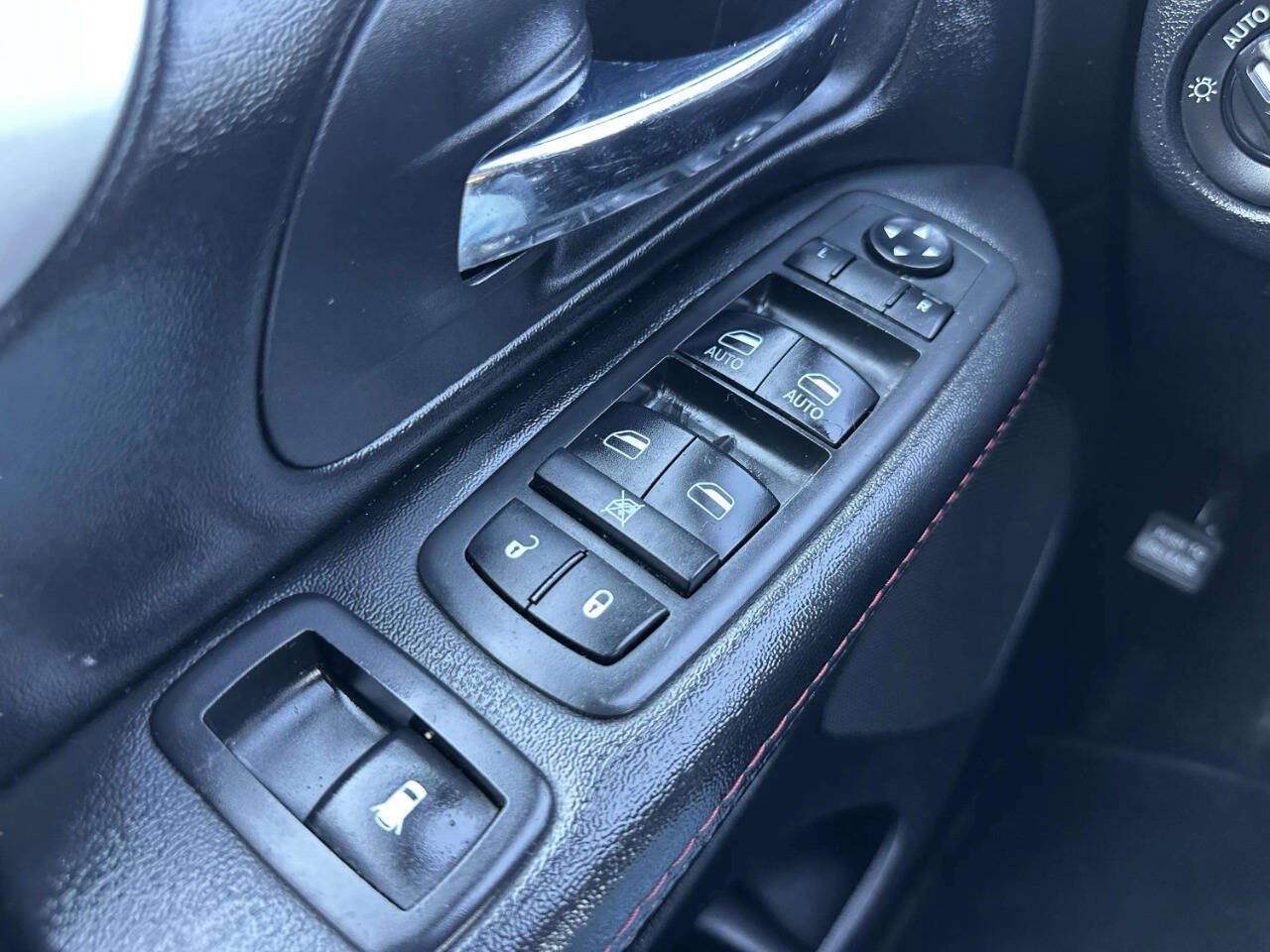 Used 2017 Dodge Grand Caravan GT FWD image 26