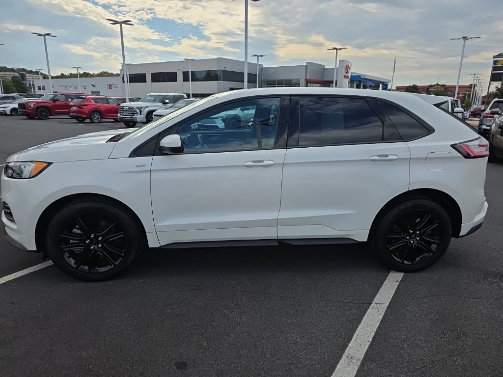 Used 2024 Ford Edge ST-Line w/ Class II Trailer Tow Package AWD/4WD image 3