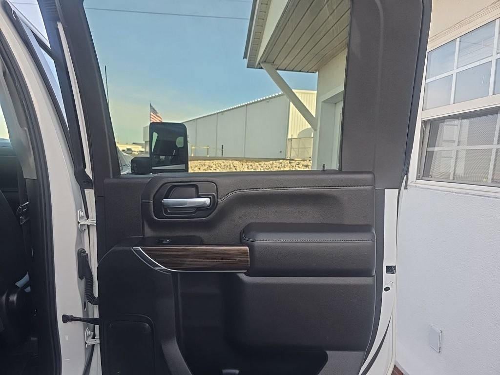 Used 2022 Chevrolet Silverado 2500 LT w/ Convenience Package image 21