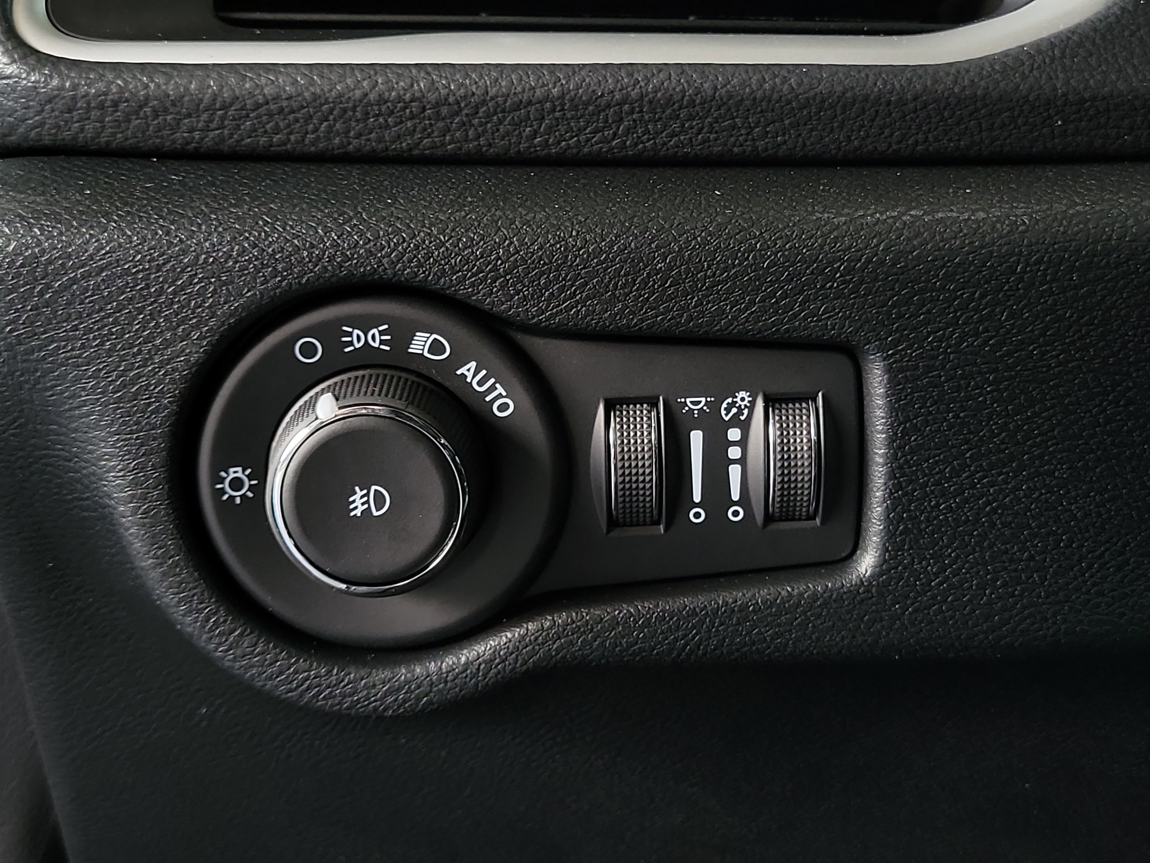 New 2026 Chrysler Pacifica Select w/ S Appearance Package FWD image 21