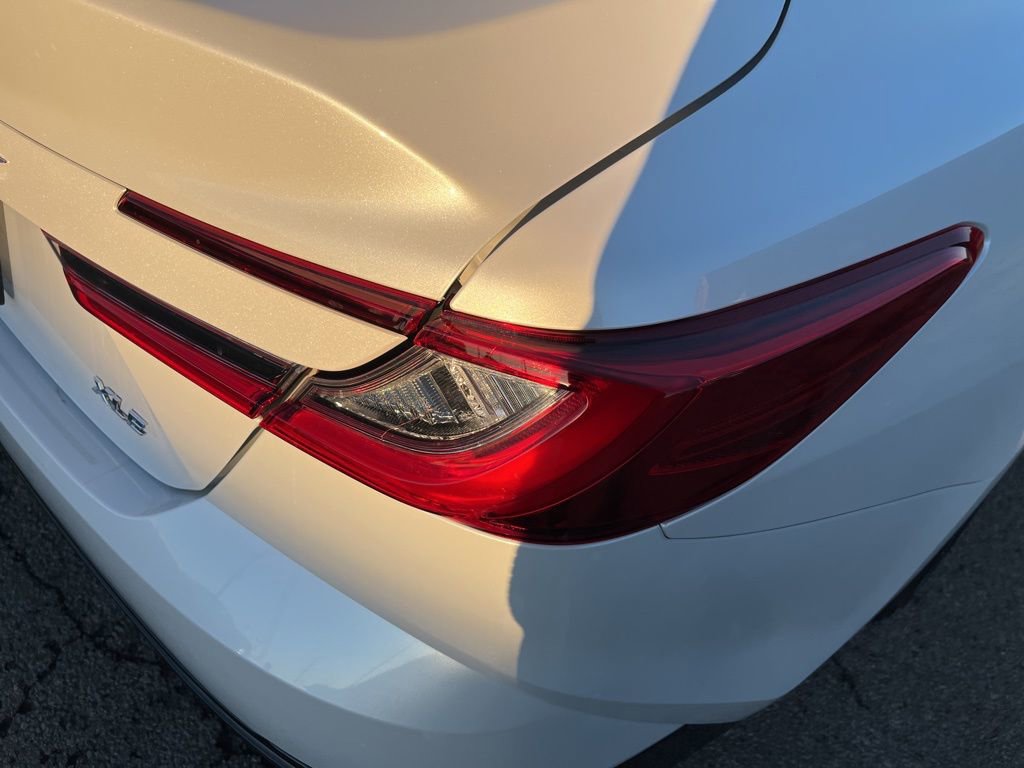 Used 2025 Toyota Camry XLE w/ Premium Package image 47