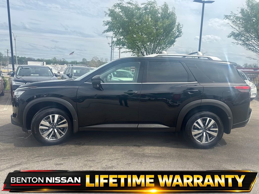 Used 2024 Nissan Pathfinder SL FWD image 5