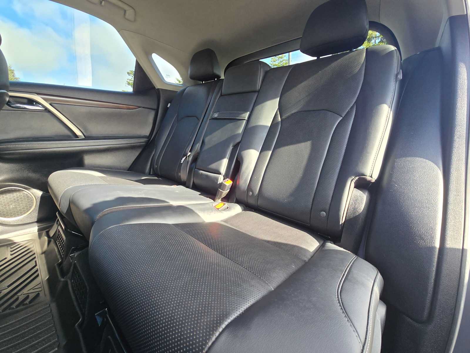Used 2022 Lexus RX 450h AWD w/ Premium Package image 18