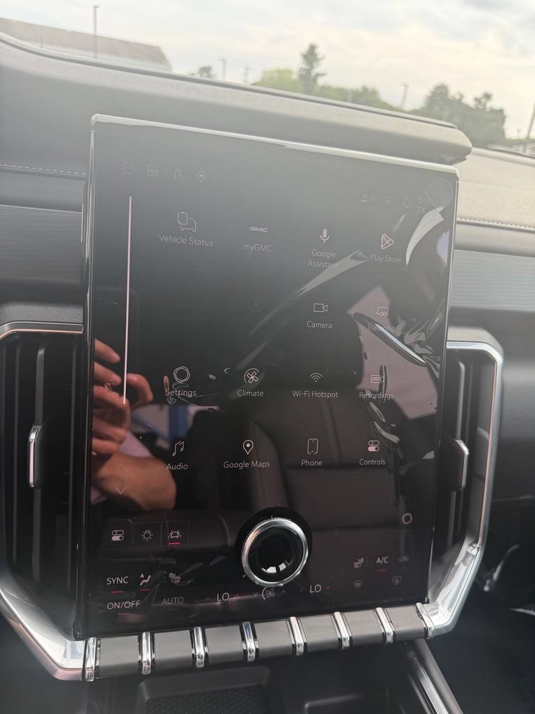 New 2027 GMC Acadia Elevation w/ Black Edition AWD/4WD image 15