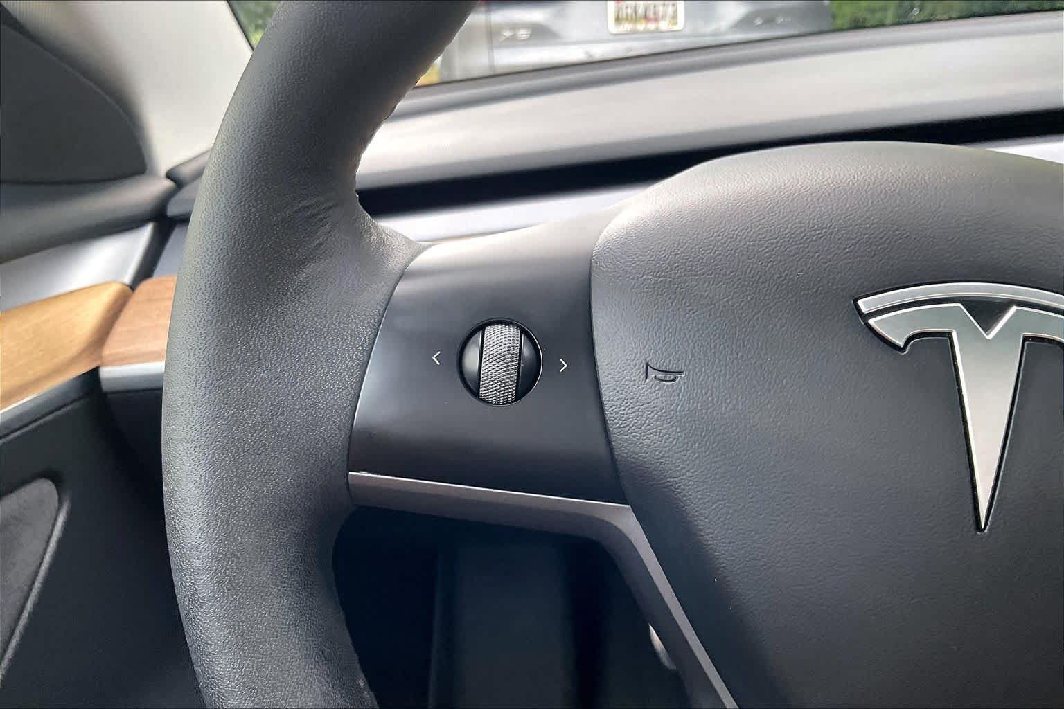 Used 2022 Tesla Model 3 Standard Range RWD image 23