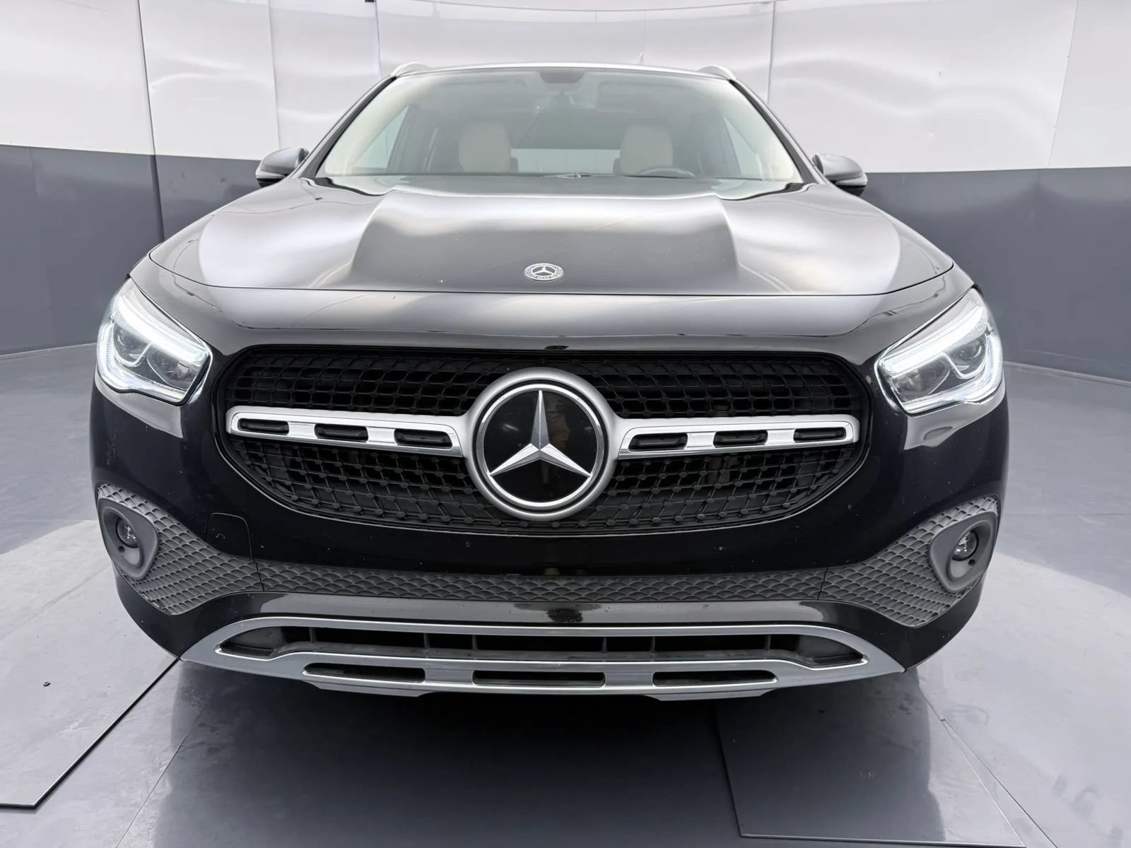 Used 2021 Mercedes-Benz GLA 250 4MATIC w/ Premium Package image 2