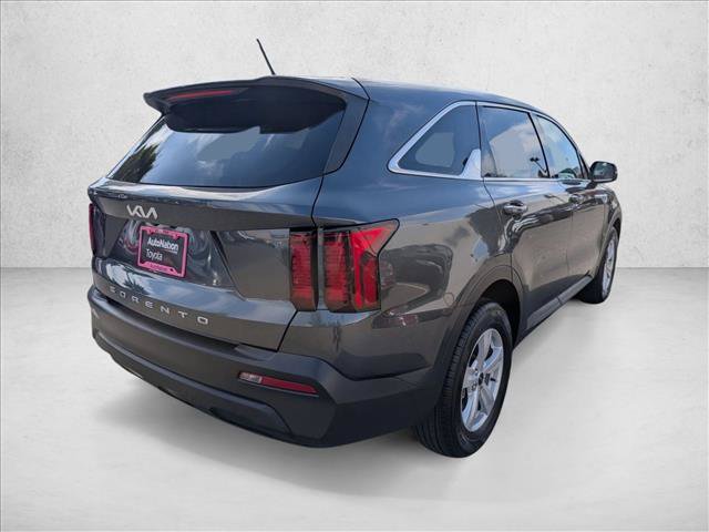Used 2022 Kia Sorento LX FWD image 5