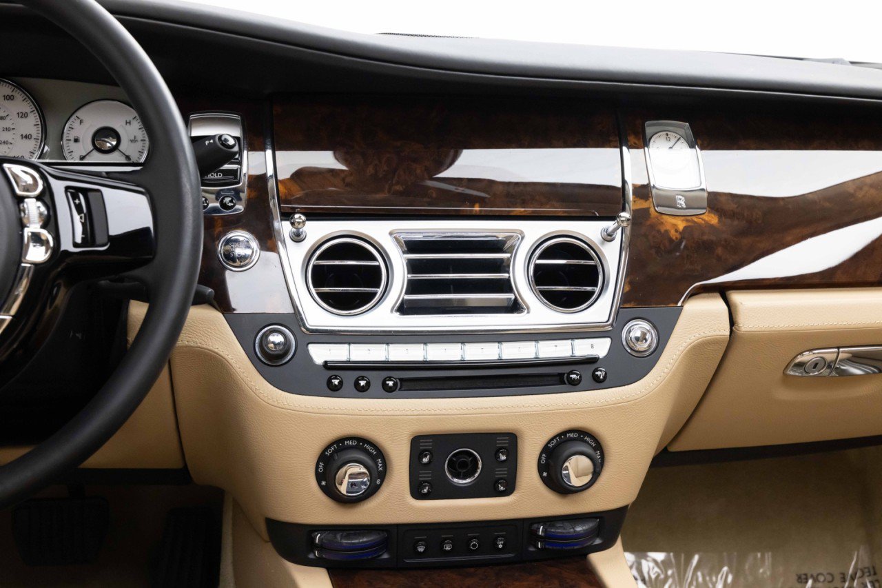 Used 2010 Rolls-Royce Ghost RWD image 18