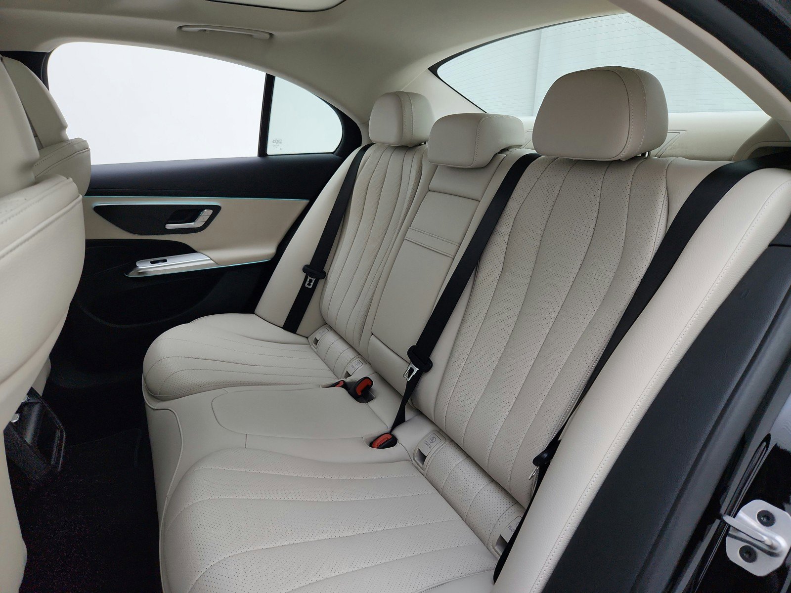 Used 2026 Mercedes-Benz E 350 4MATIC Sedan image 24