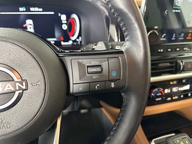 Used 2023 Nissan Pathfinder Platinum image 16