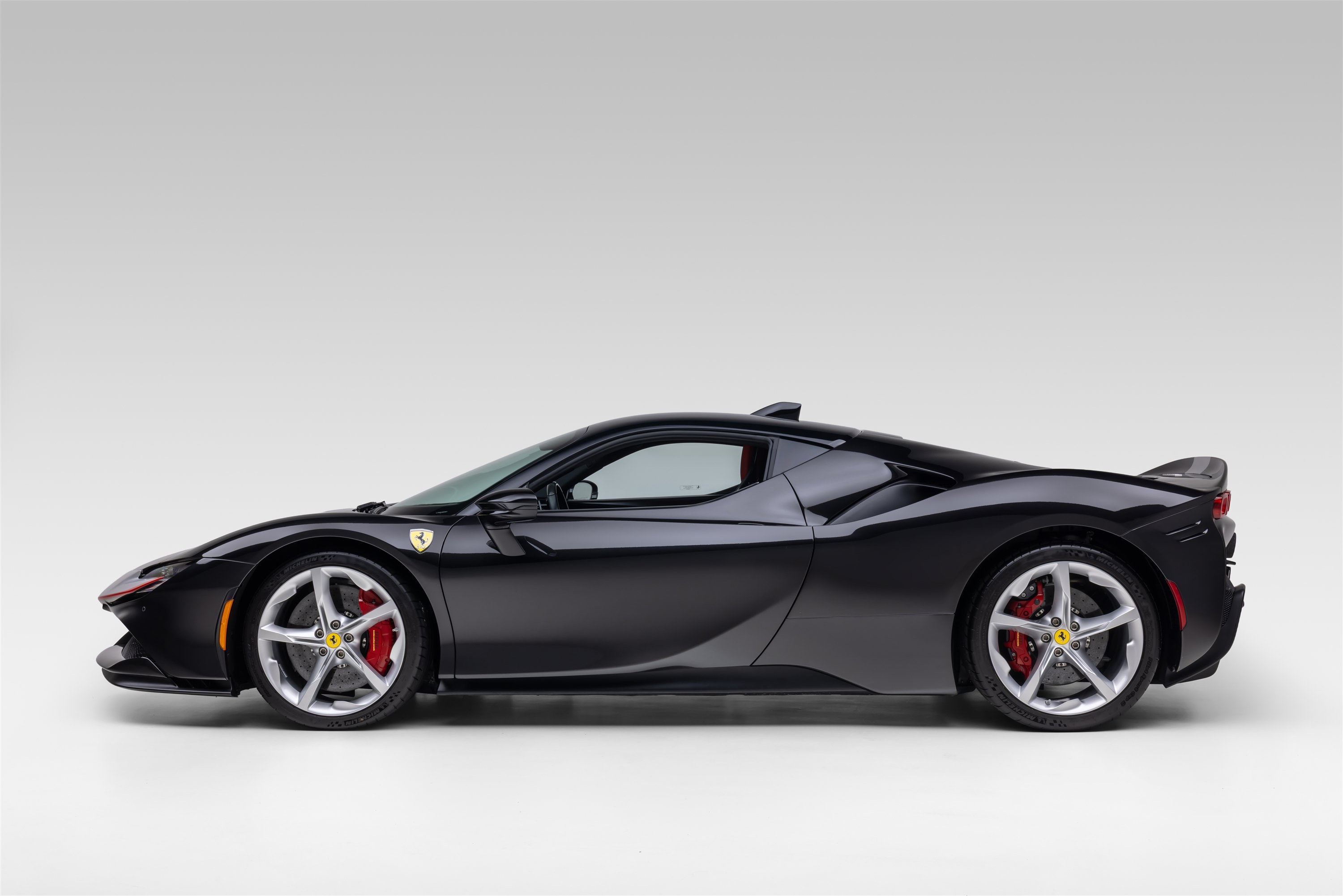 Certified 2021 Ferrari SF90 Stradale AWD/4WD image 4