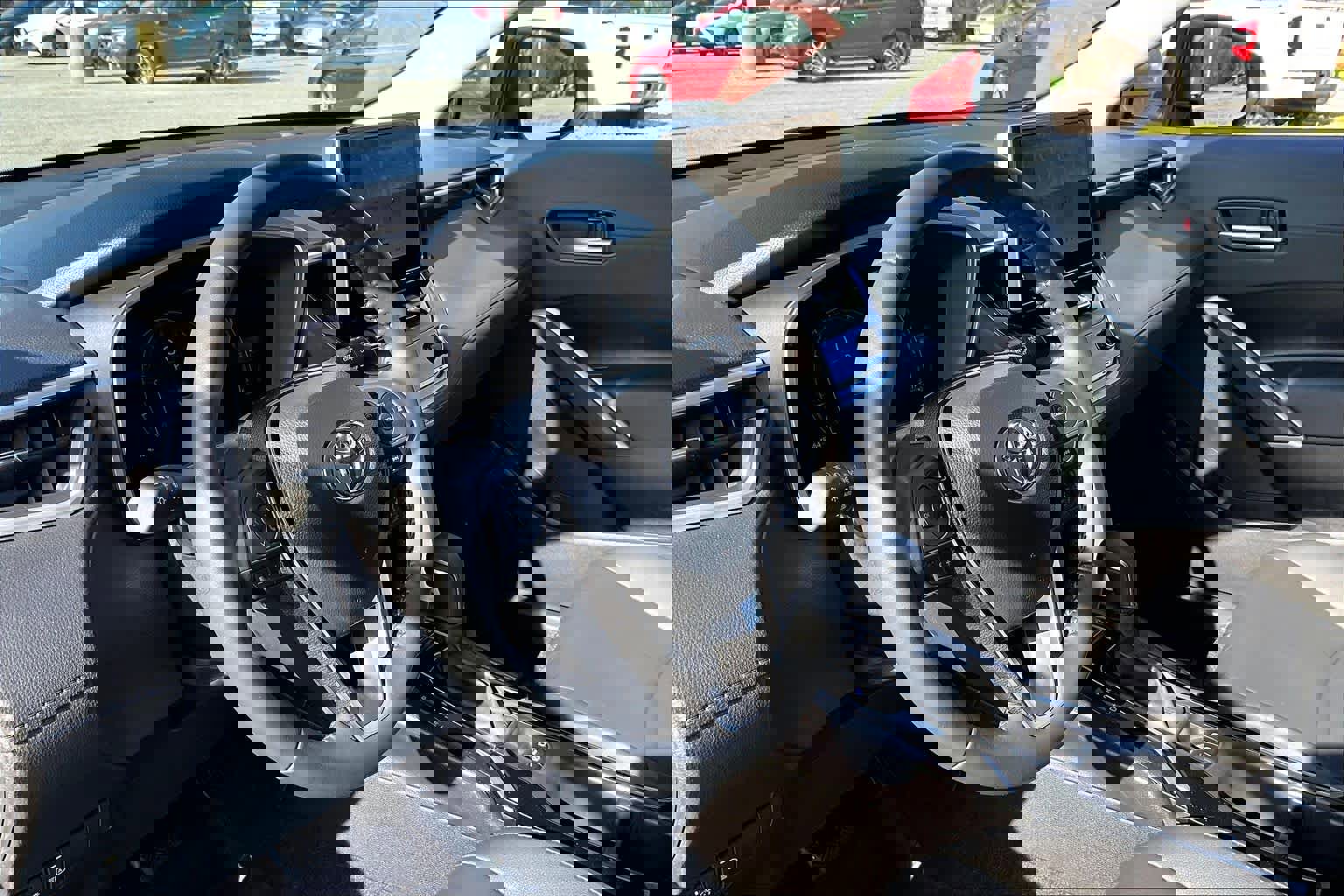 Used 2025 Toyota Corolla Cross XLE w/ Convenience Package image 18