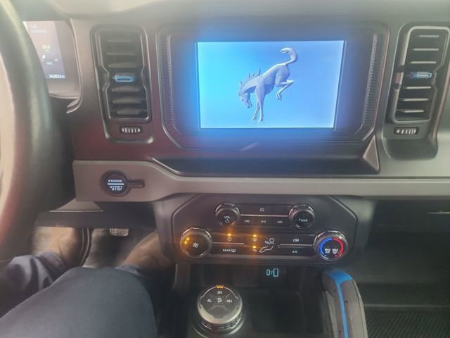 Used 2022 Ford Bronco Black Diamond image 9