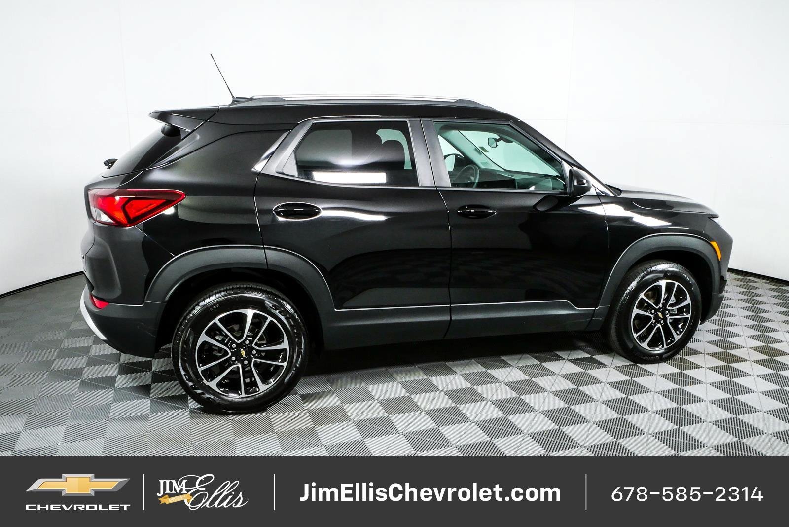 Certified 2025 Chevrolet TrailBlazer LT AWD/4WD image 2
