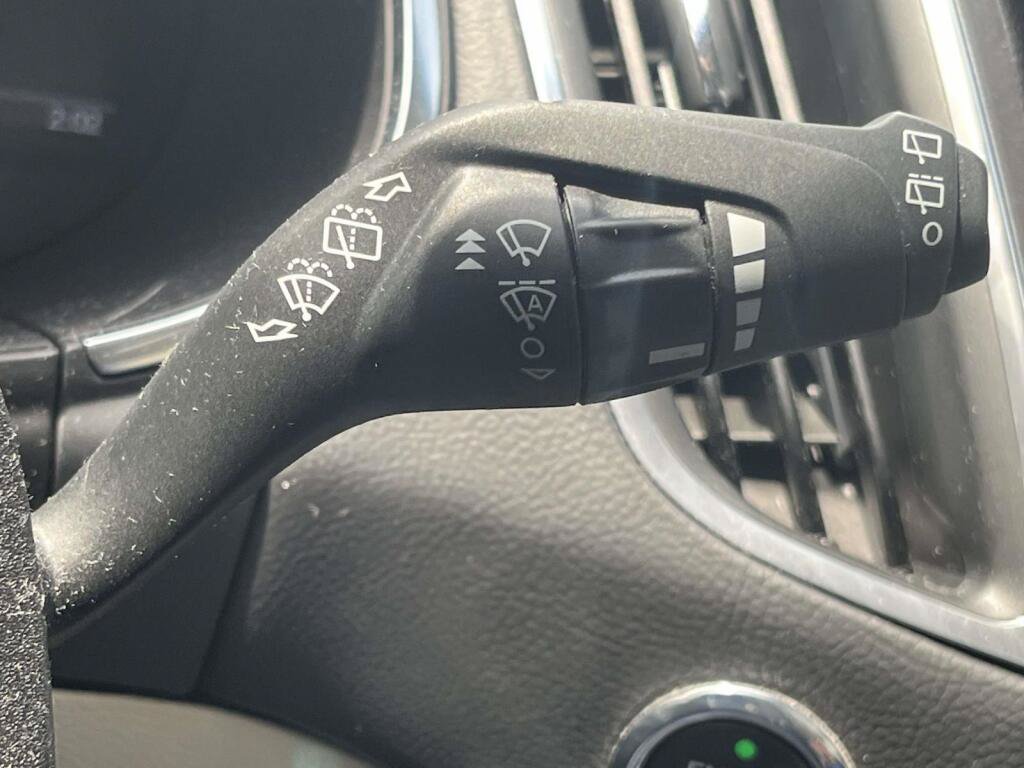 Used 2020 Ford Edge Titanium AWD/4WD image 36