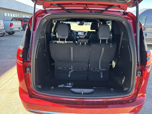 New 2026 Chrysler Pacifica Select image 6