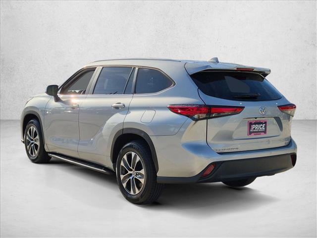 Used 2023 Toyota Highlander XLE FWD image 7