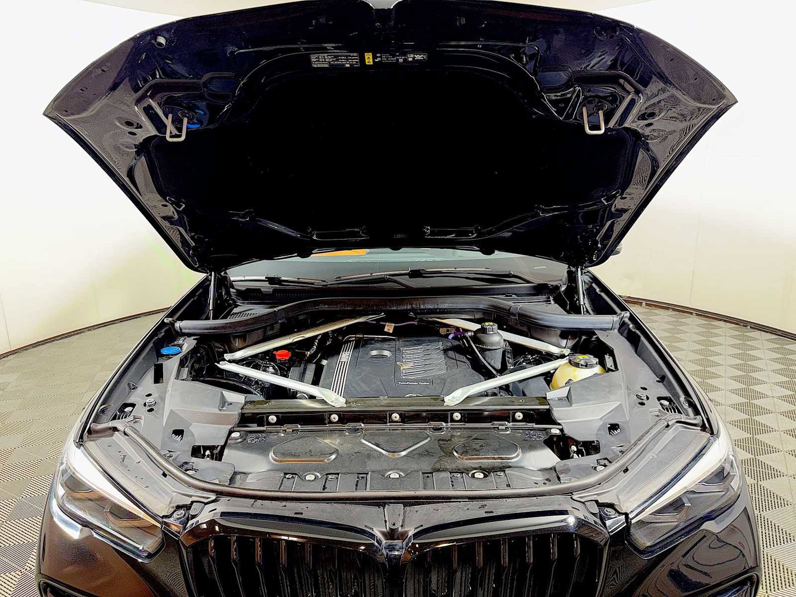 Used 2022 BMW X5 xDrive40i w/ M Sport Package image 31