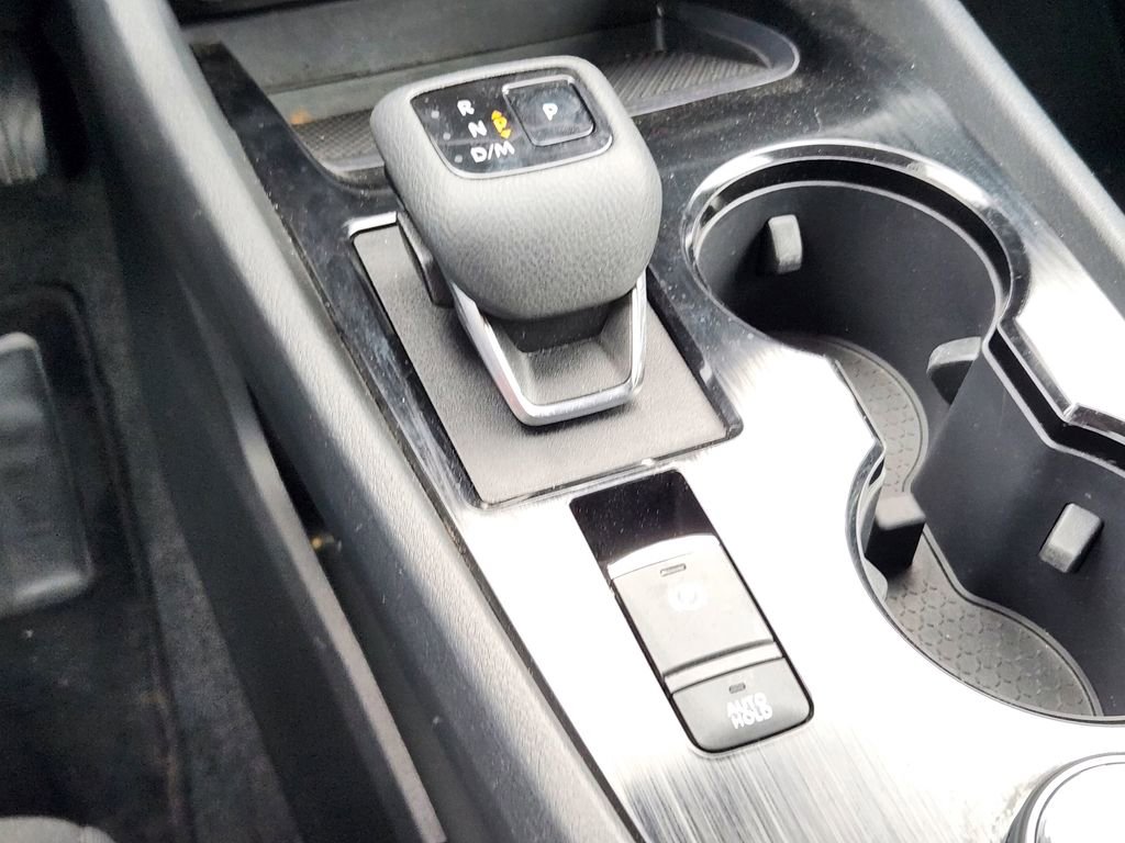 Used 2024 Nissan Rogue S AWD/4WD image 19