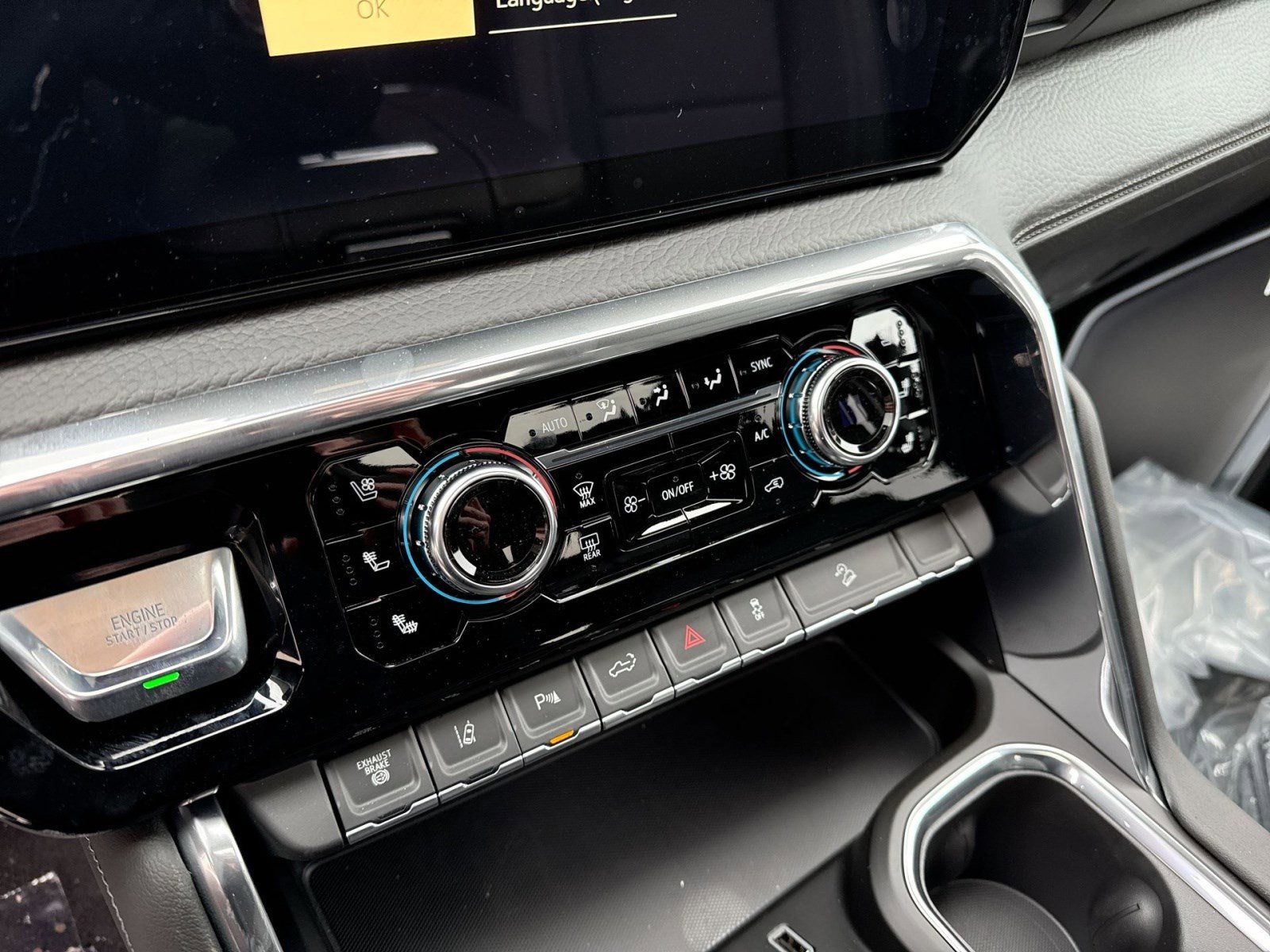 New 2026 GMC Sierra 2500 Denali w/ Denali Reserve Package image 17