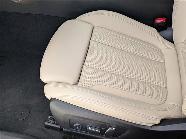 New 2026 BMW 330i xDrive Sedan w/ Convenience Package image 4