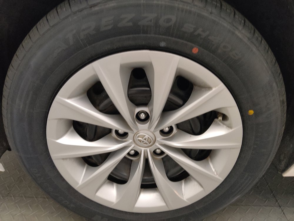 Used 2016 Toyota Camry LE image 31