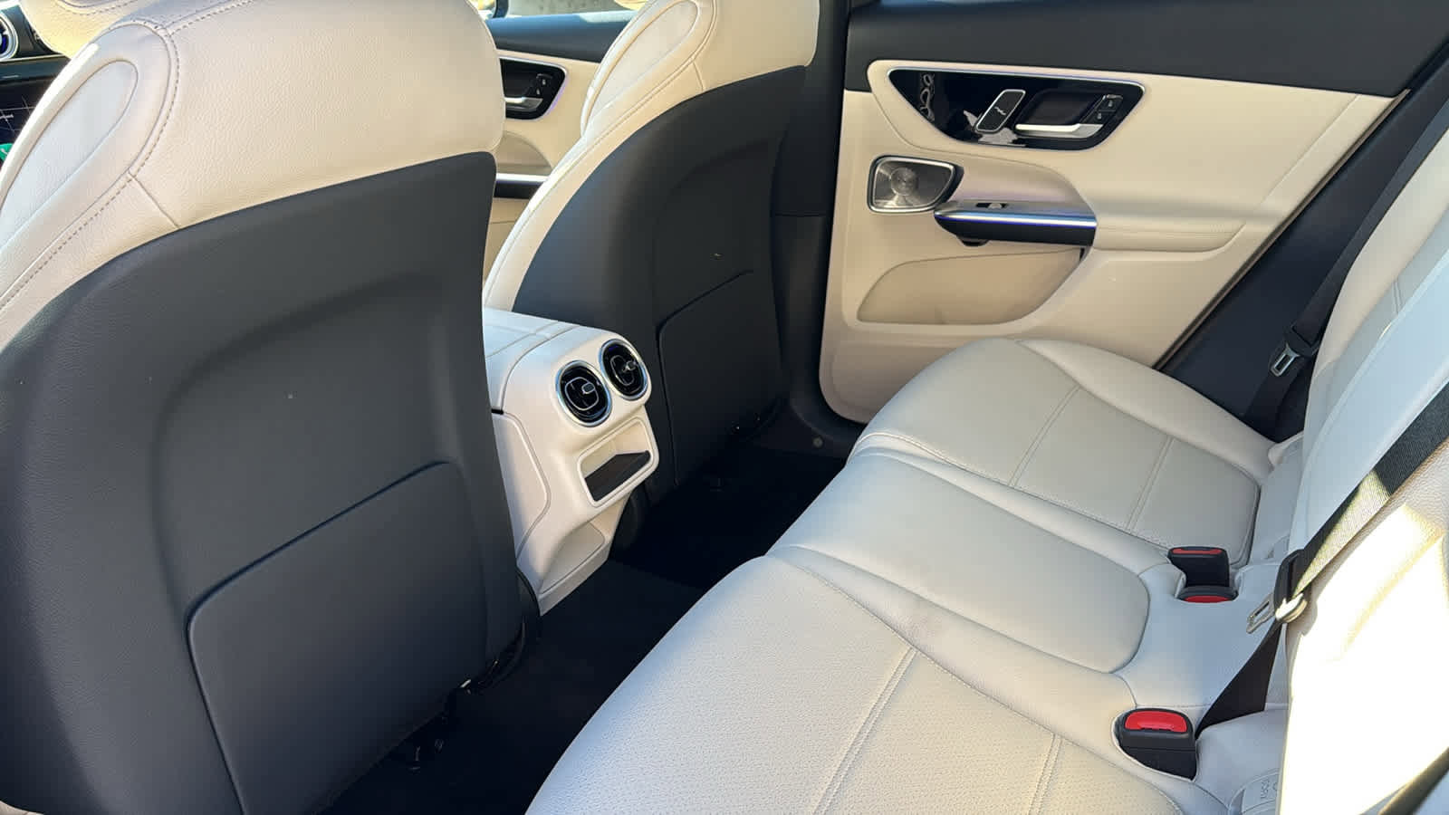 New 2026 Mercedes-Benz GLC 300 4MATIC image 30