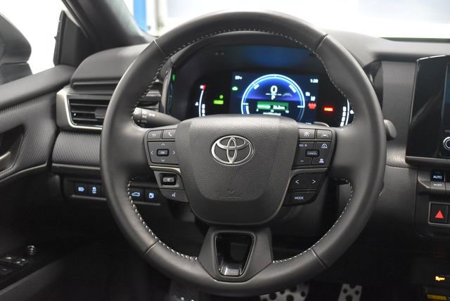 Used 2025 Toyota Camry SE FWD image 24