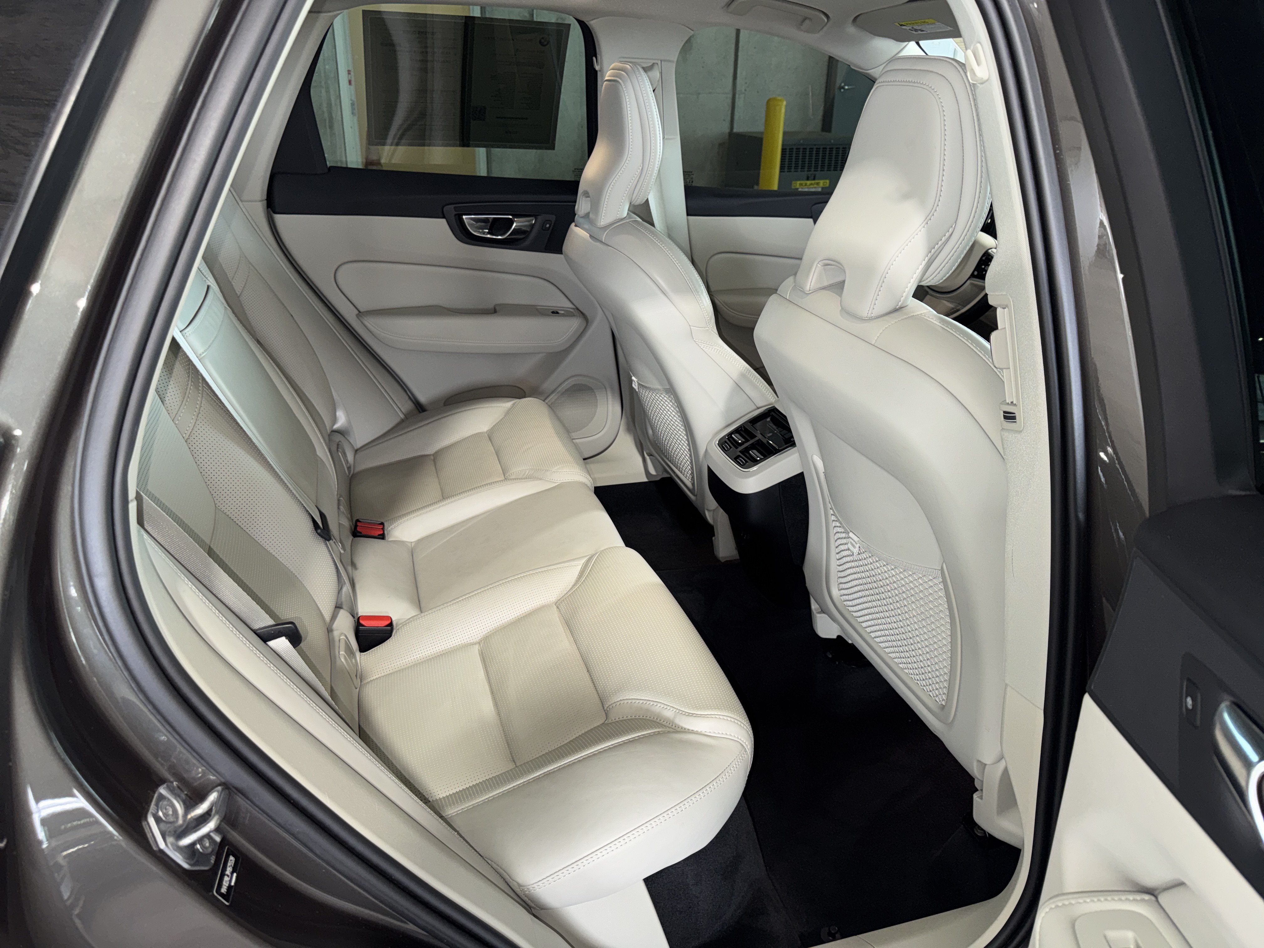 Used 2021 Volvo XC60 T5 Inscription AWD/4WD image 15