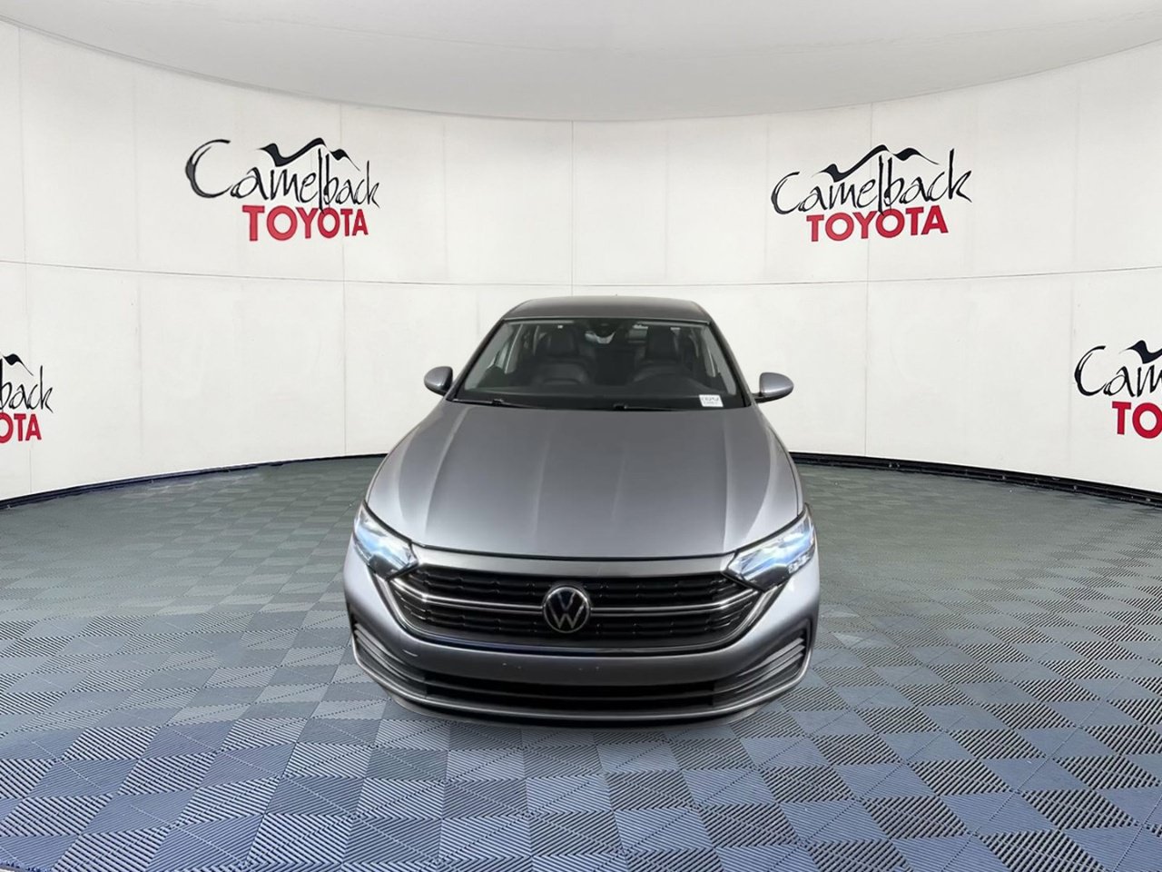 Used 2024 Volkswagen Jetta SE FWD image 5