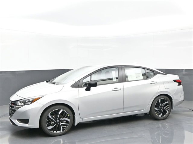 New 2025 Nissan Versa SR w/ Trunk Package image 2