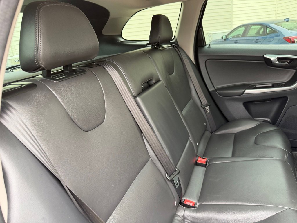 Used 2016 Volvo XC60 T5 Premier AWD/4WD image 22