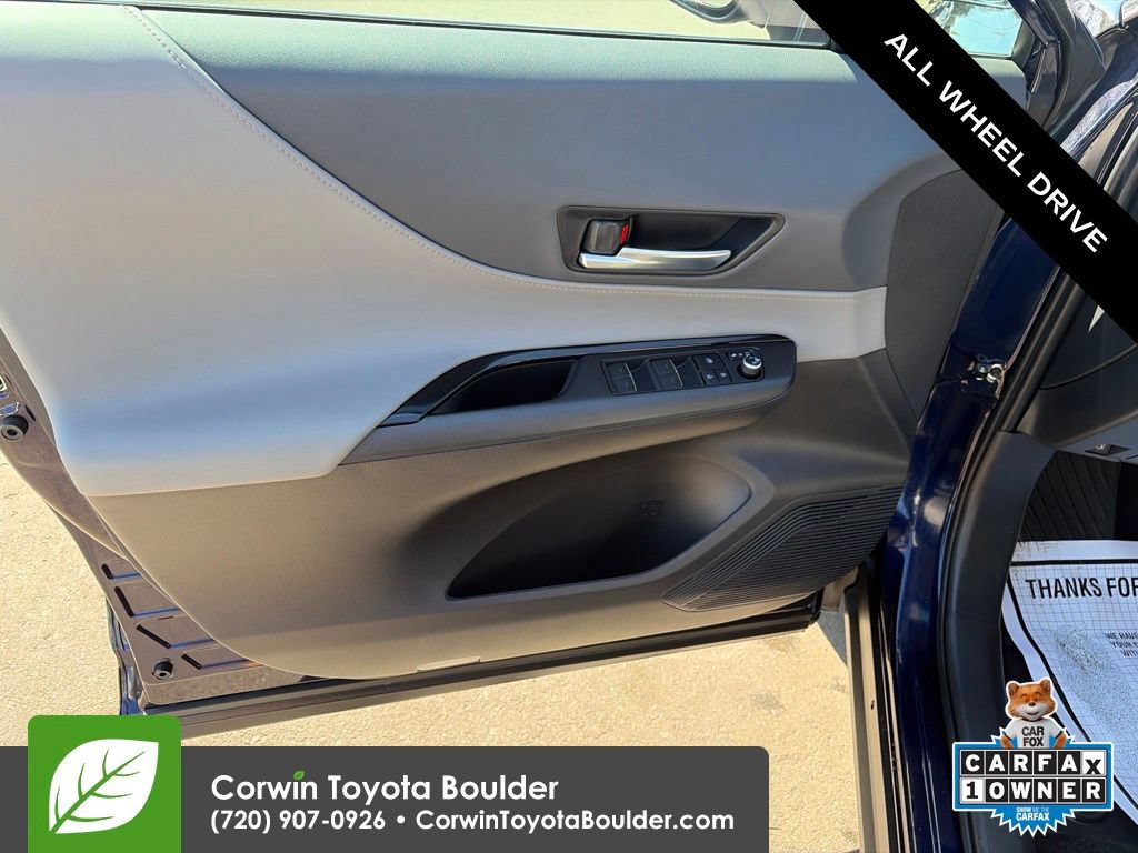 Used 2024 Toyota Venza LE AWD/4WD image 23