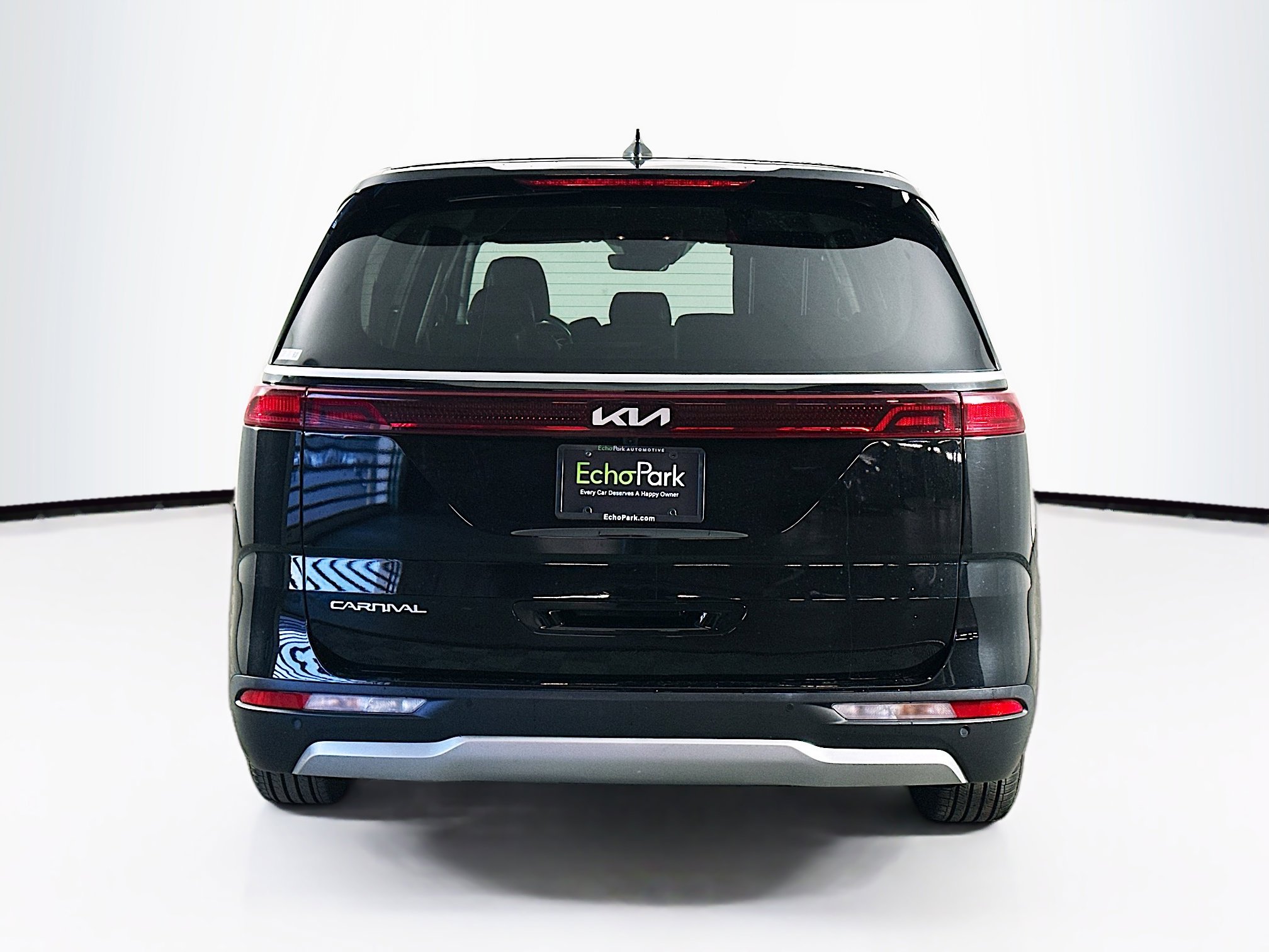 Used 2024 Kia Carnival LX image 7