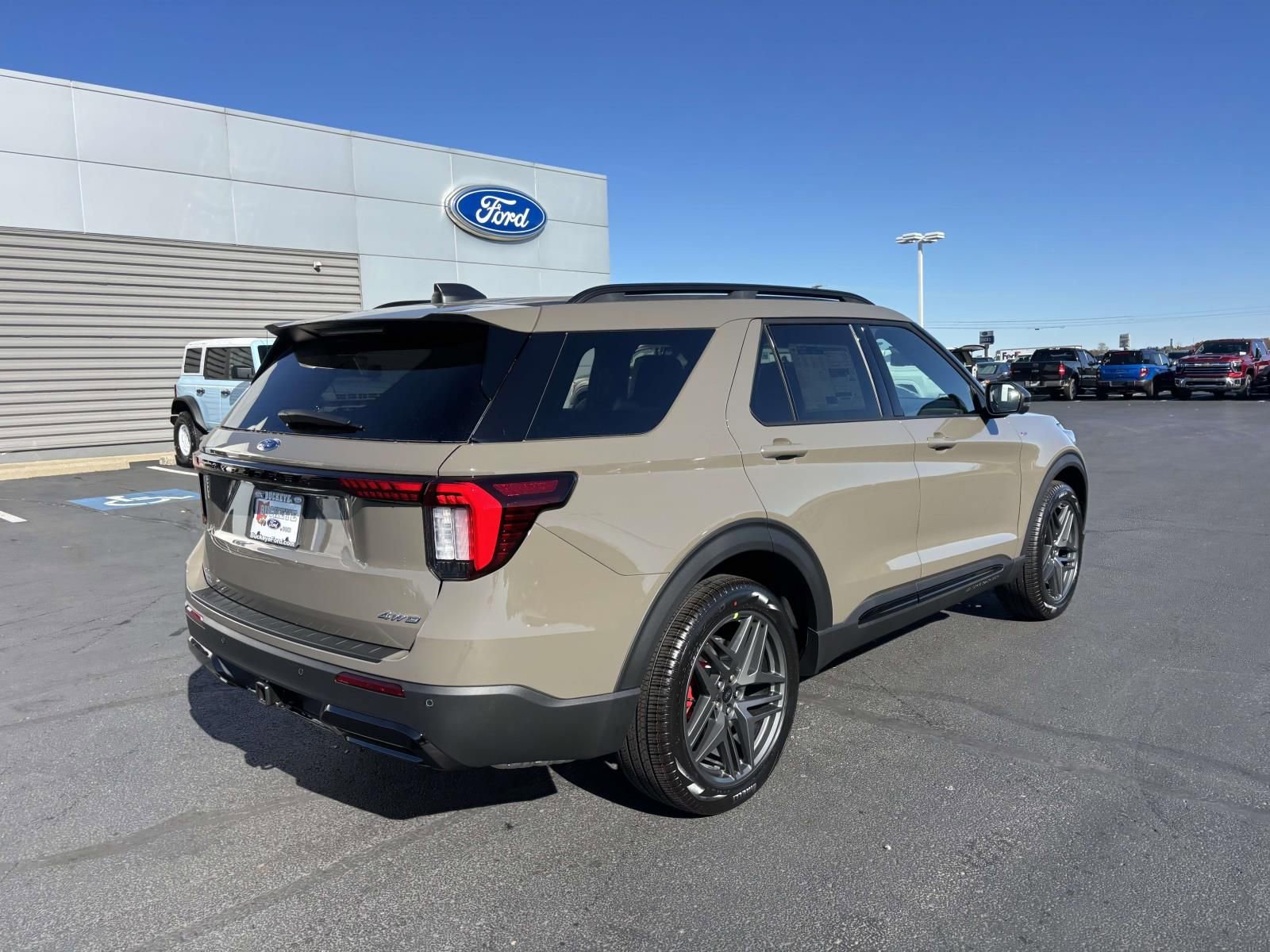 New 2026 Ford Explorer ST-Line w/ ST-Line Street Pack image 7