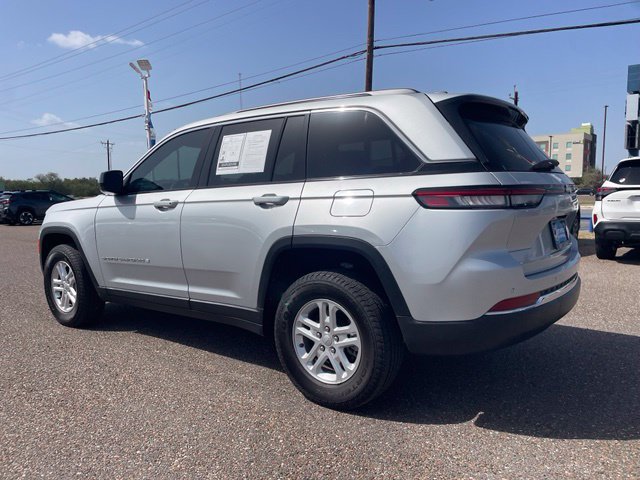 Used 2025 Jeep Grand Cherokee Laredo RWD image 6