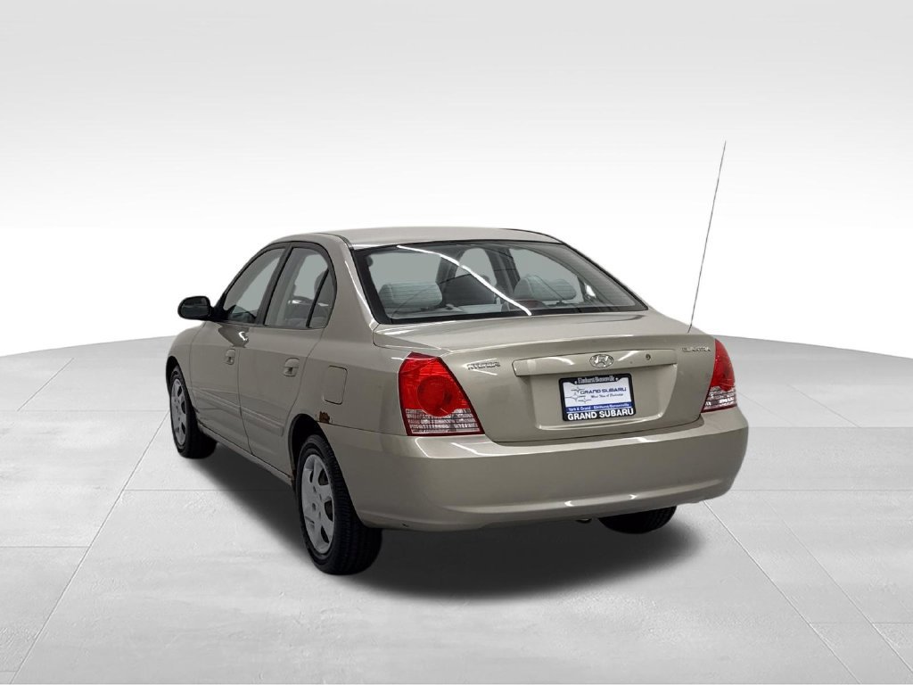 Used 2005 Hyundai Elantra Sedan FWD image 3