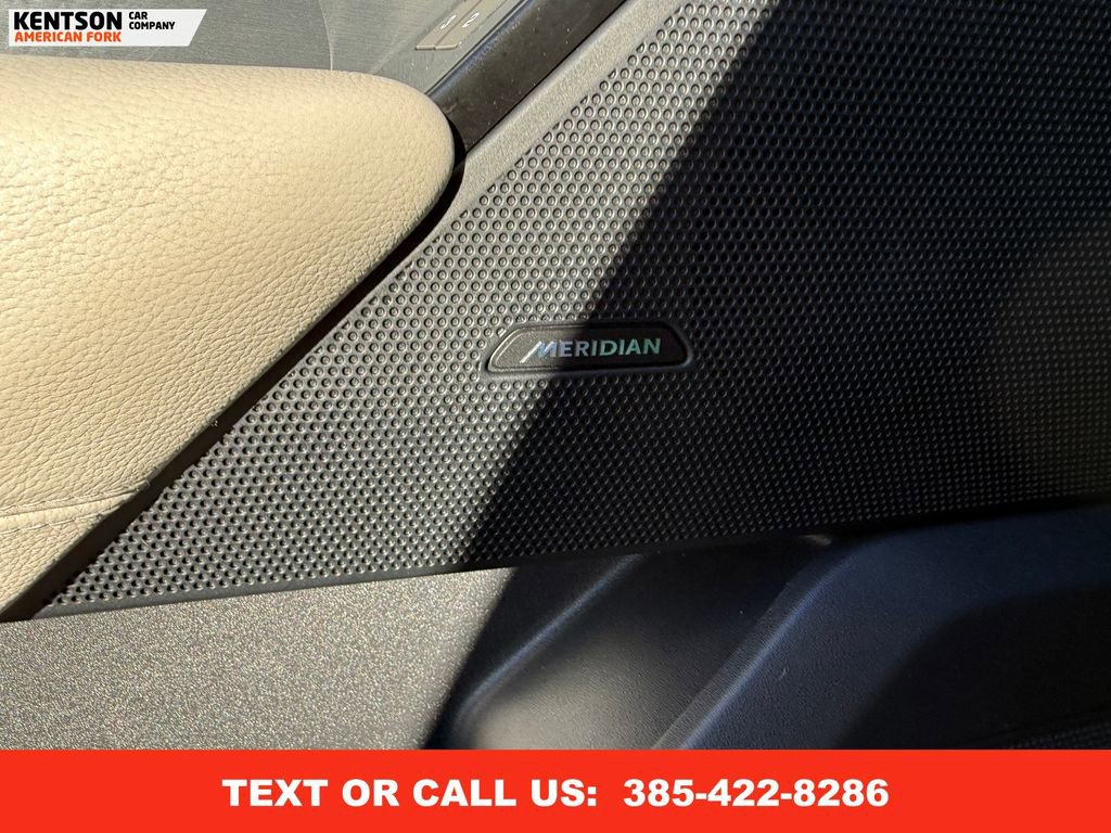 Used 2020 Land Rover Range Rover Velar R-Dynamic S image 23