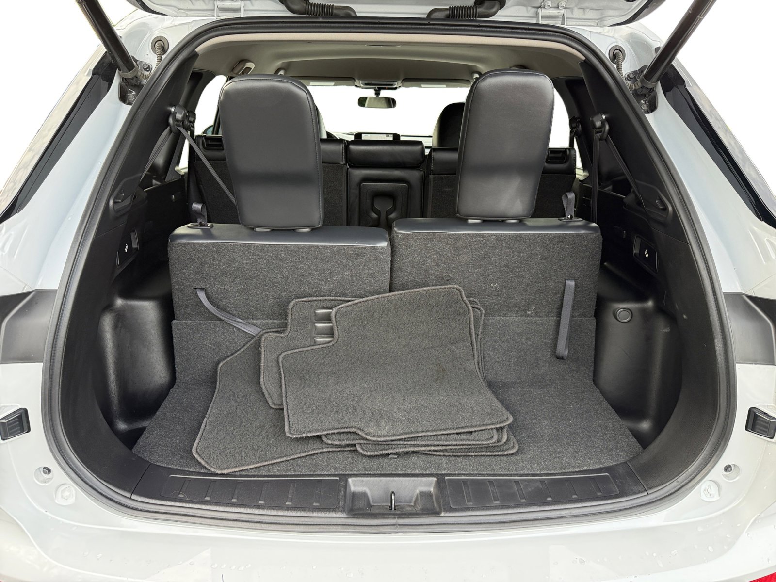 Used 2024 Mitsubishi Outlander SE image 17