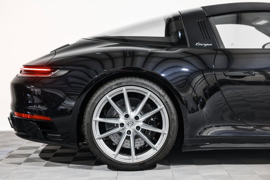Used 2021 Porsche 911 Targa 4S image 3