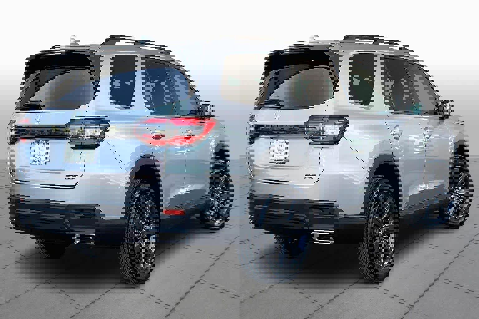 Used 2025 Honda Pilot Sport image 13