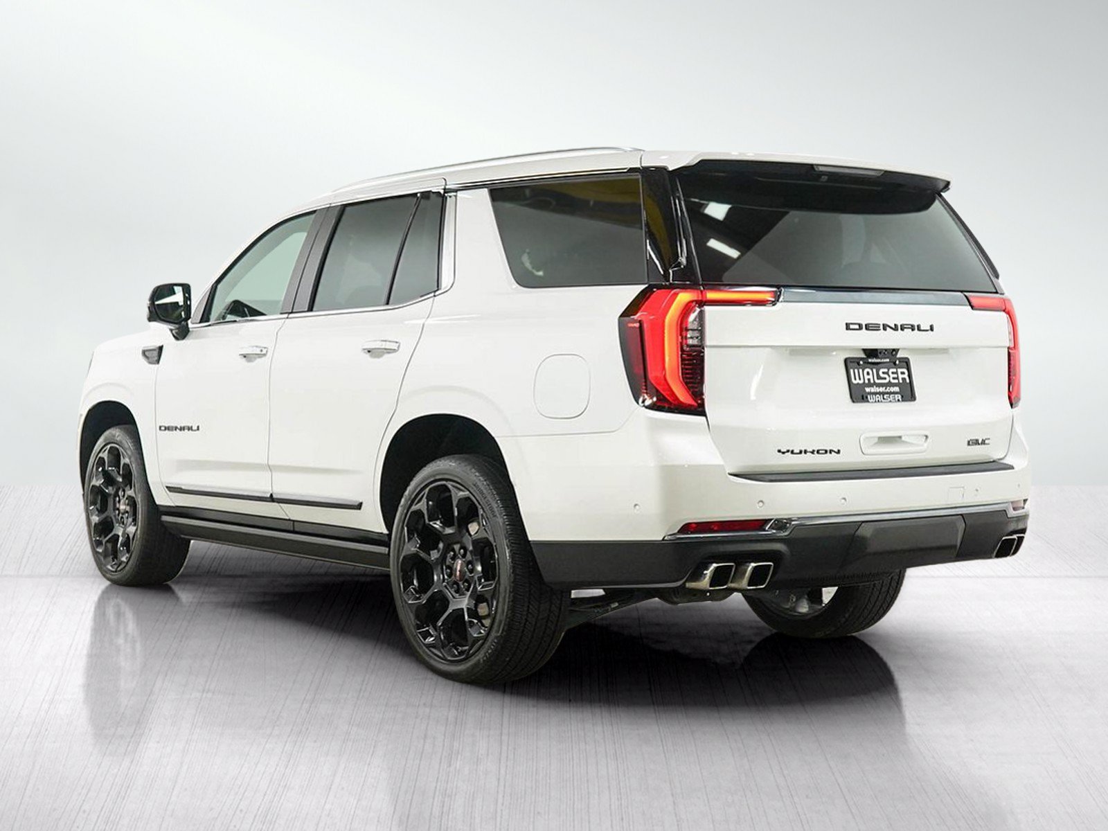 Used 2025 GMC Yukon Denali Ultimate AWD/4WD image 3