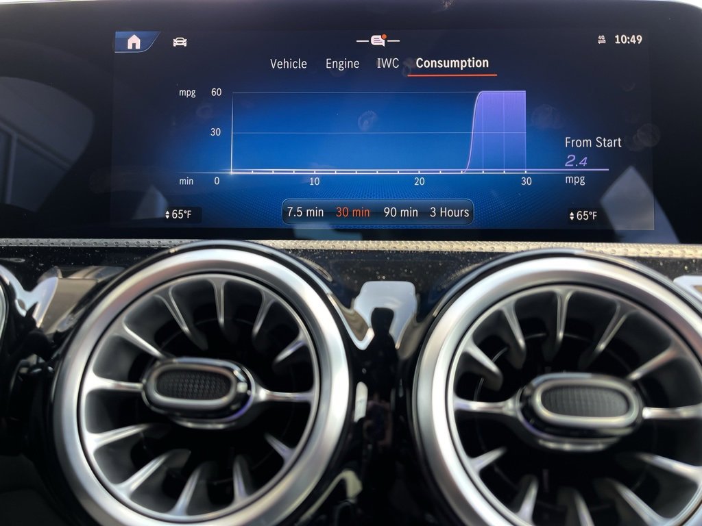 Used 2025 Mercedes-Benz CLA 35 AMG 4MATIC image 41