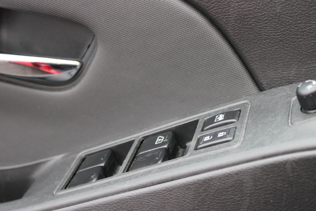 Used 2024 Nissan Frontier SV image 27